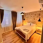 Selavi فندق