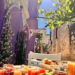 فندق Selavi *