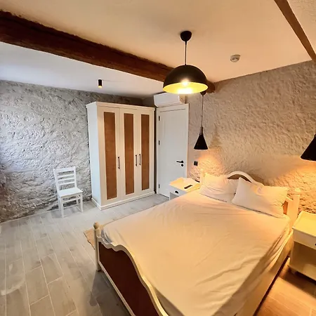 Hotel Selavi