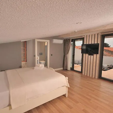 Hotel Selavi *