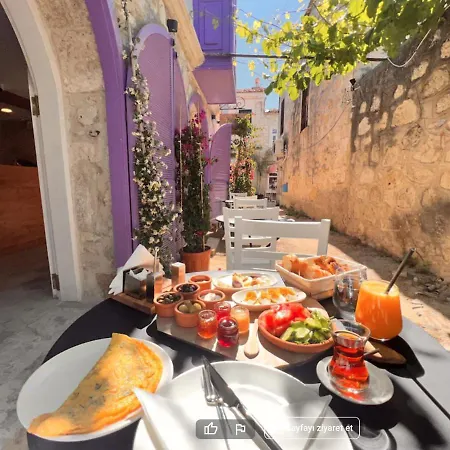 Selavi Hotel *